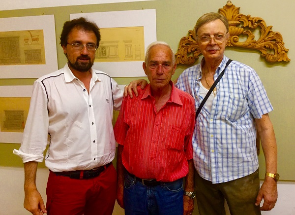 L'assessore alla cultura Luca Nannipieri, Giuseppe Ferrucci e Antonio Martini della Società Operaia di Cascina