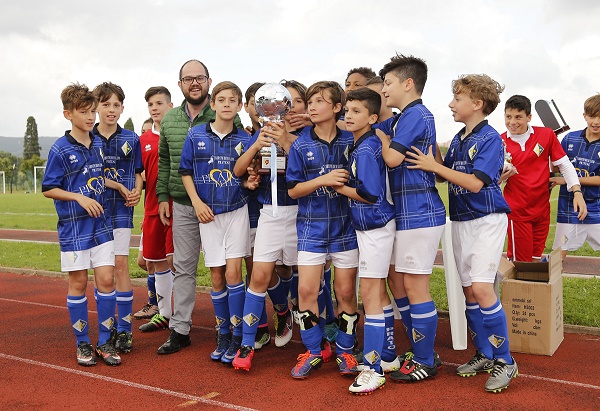 Il Prato, vincitore del "memorial Fiorentini (in alto la Juventus trionfatrice nel "Martinelli")