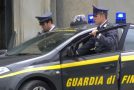 Pontedera: la Guardia di finanza sequestra droga in piazza della stazione, una trentottenne segnalata in Prefettura