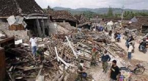 Terremoto in Indonesia, paradiso del turismo. Si temono decine e decine di vittime