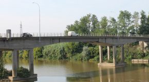 Sul ponte di via Giovanni XXIII a presto i varchi per la  ZTL che vieta i transito ai veicoli di lunghezza superiore ai 7,5 metri